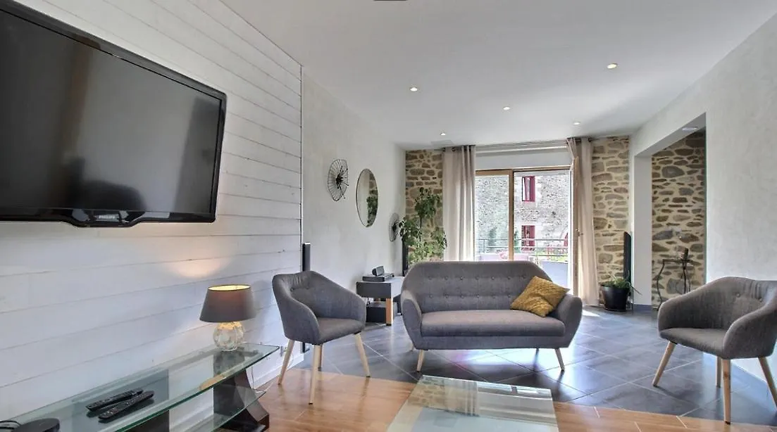 Holiday home Gite Du Bord De Rance Calorguen
